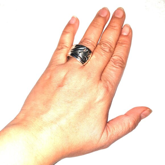 Beautiful Vintage 1960s Lily Flower Silver-Tone Spoon Ring – Size 9 - Picture 4 of 13